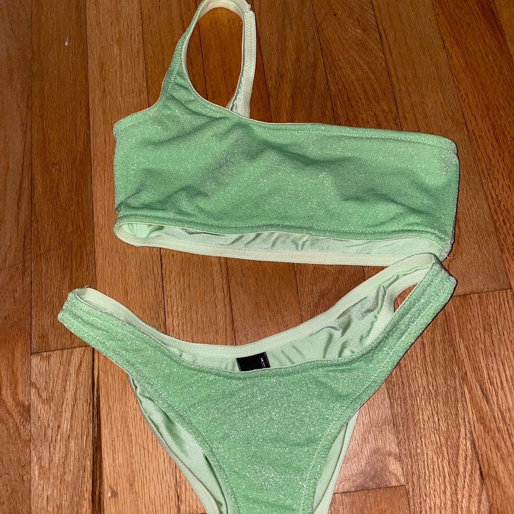 Triangl one shoulder bikini set